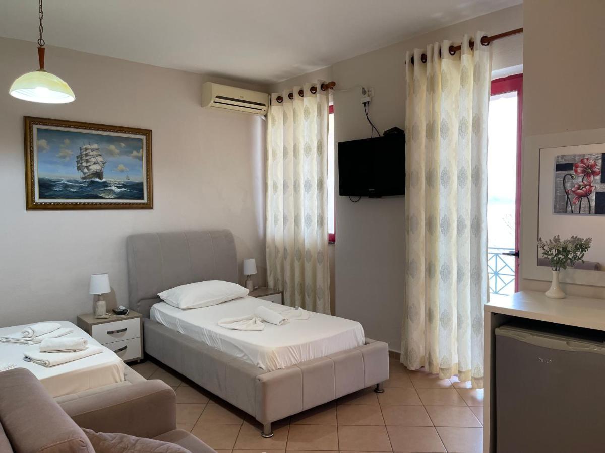 Hotel Veizi Himare Exterior photo